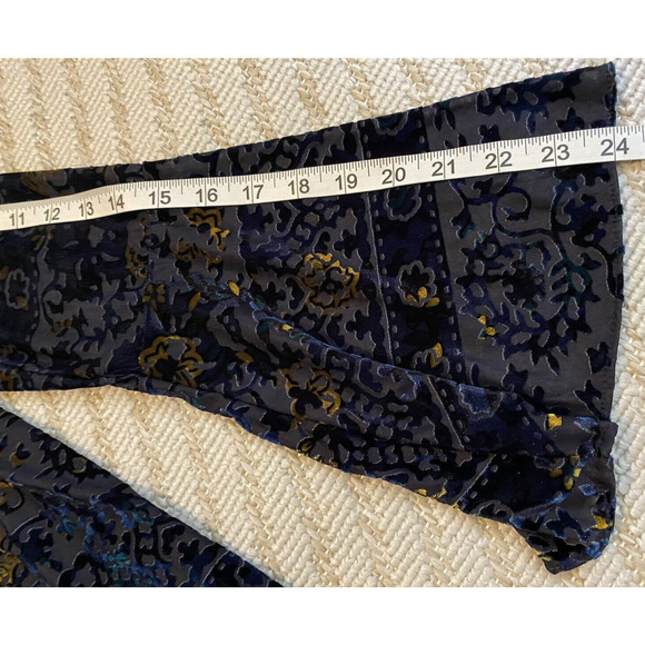 NWT Eci NY Shift Dress Medium Navy & Gold Velvet Flutter Bell Sleeves Boho Dress - Picture 15 of 16